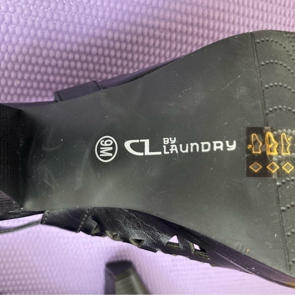 Women's CL BY LAUNDRY Wishes Ankle Buckle Sandal Black faux leather Size 9 - Picture 7 of 9